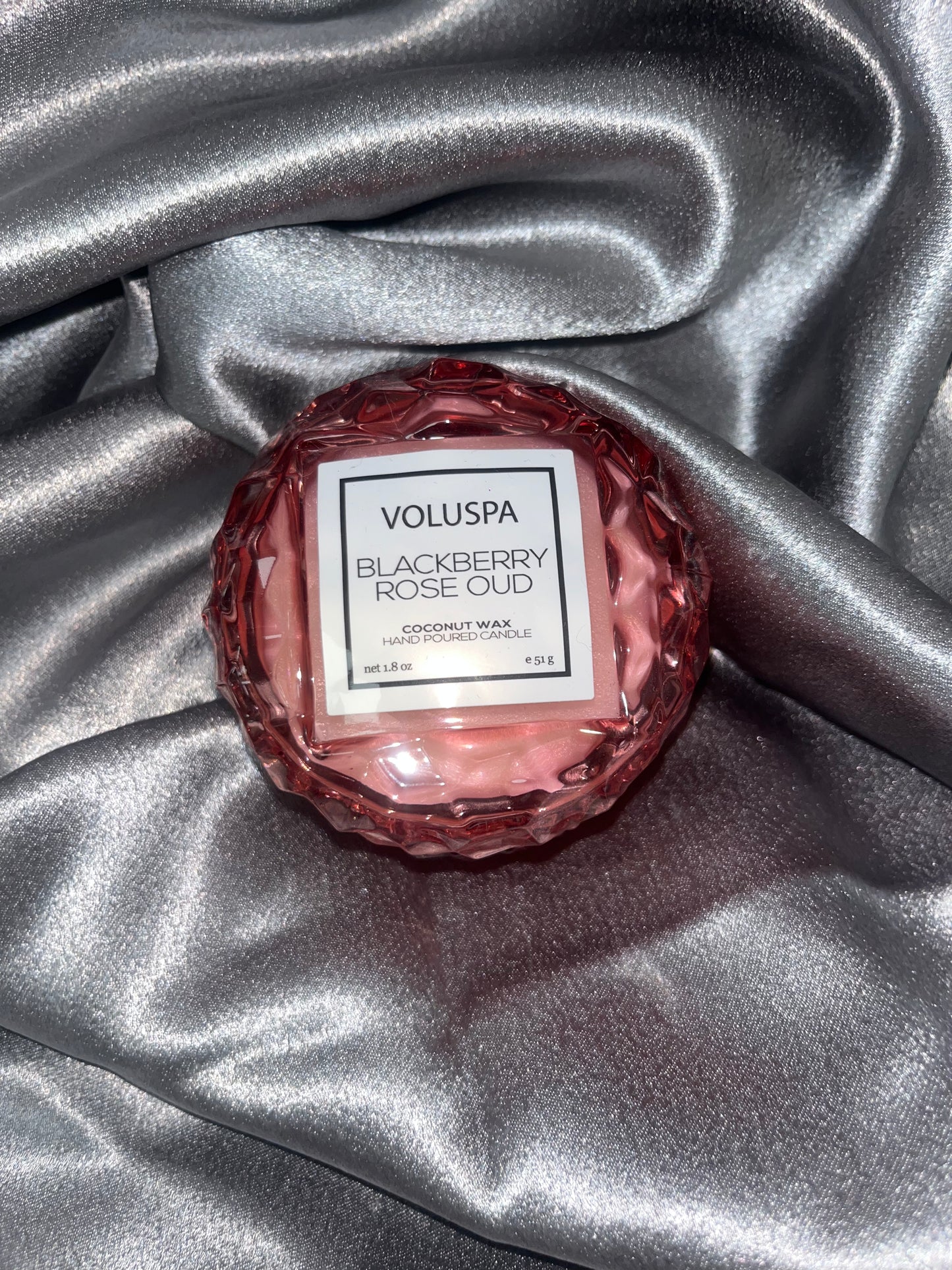 Voluspa - Blackberry Rose Oud - Macaron Candle